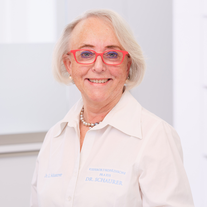 Frau Dr. Ulrike Schaurer