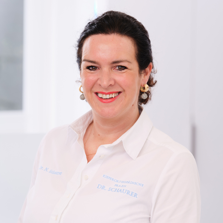 Frau Dr. Nina Schaurer