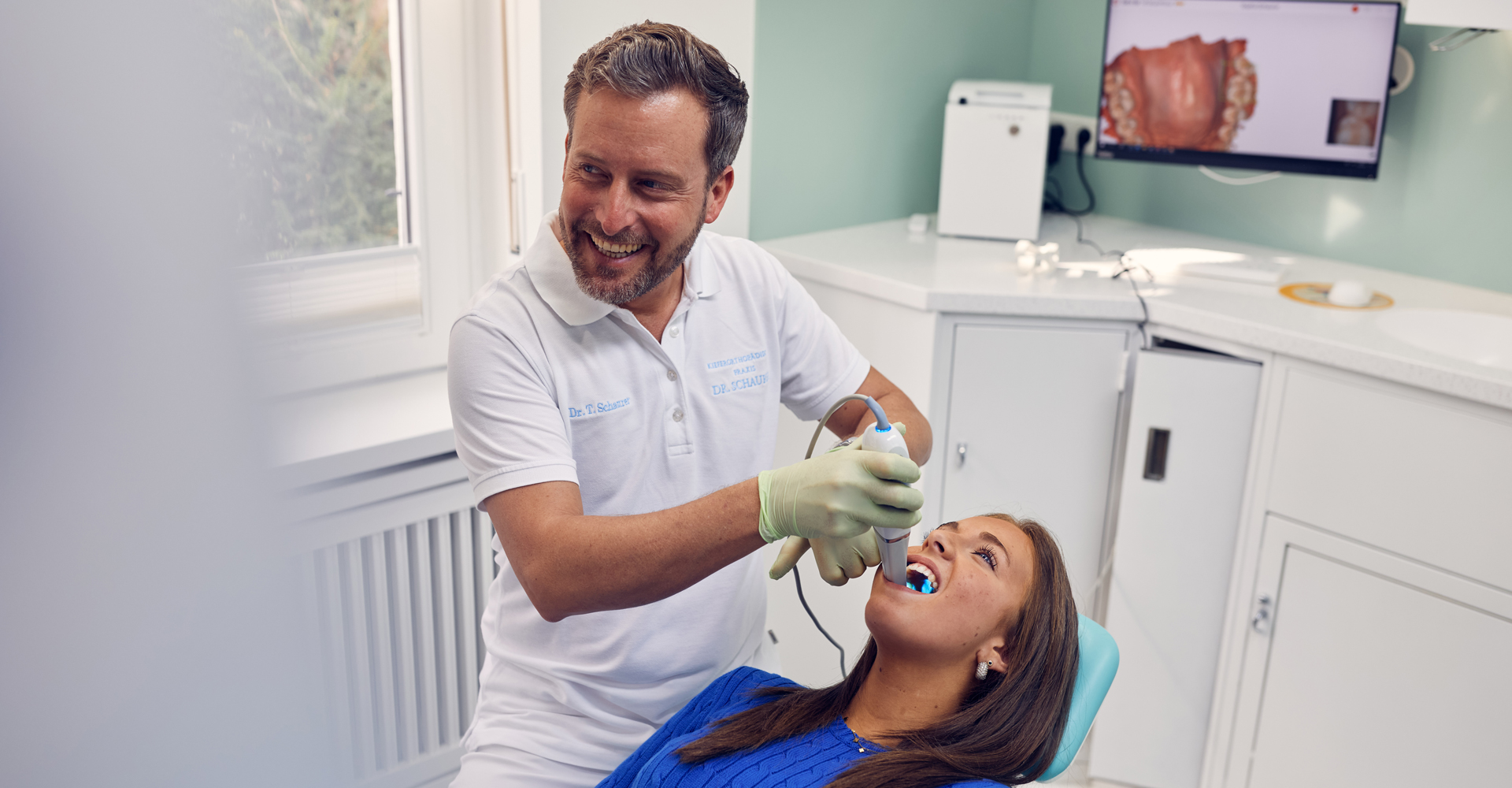 Erwachsene | Kieferorthopädische Fachzahnarztpraxis Dr. Schaurer in Mannheim