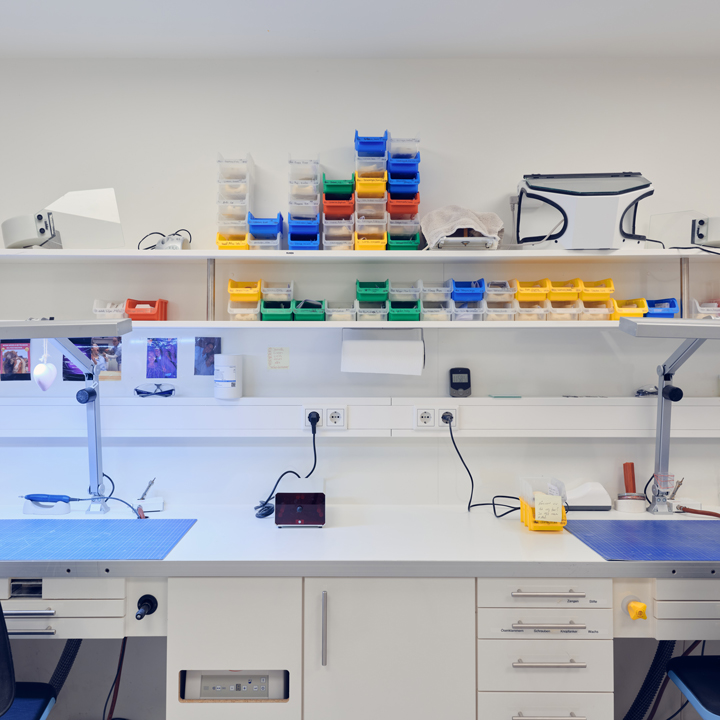 Behandlungszimmer Gelb | Kieferorthopädische Fachzahnarztpraxis Dr. Schaurer in Mannheim