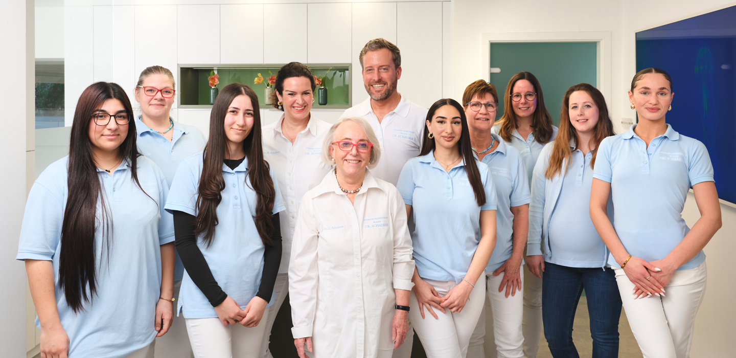 Teambild 1 | Kieferorthopädische Fachzahnarztpraxis Dr. Schaurer in Mannheim