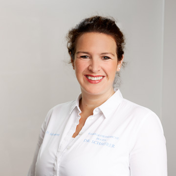 Frau Dr. Nina Schaurer
